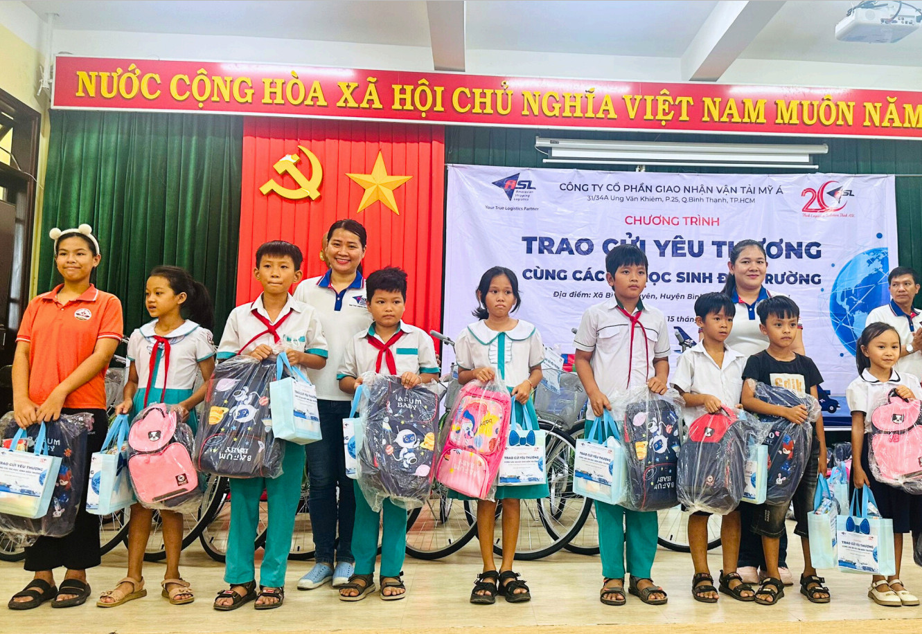 HÀNH TRÌNH TRAO GỬI YÊU THƯƠNG NĂM 2024 – CÙNG CÁC EM HỌC SINH ĐẾN TRƯỜNG