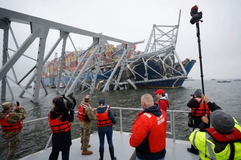 Collapse Asl BRIDGE COLLAPSE ON THE EAST COAST OF THE US: A STRONG BLOW TO THE ...