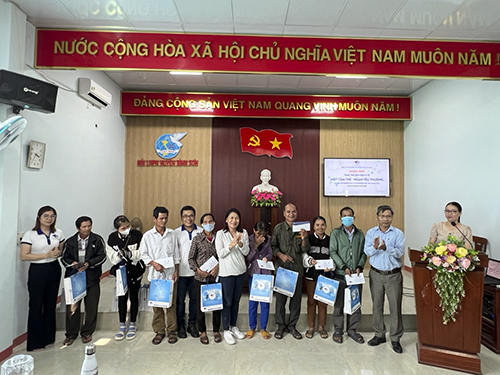 ASL LOGISTICS TRAO TẶNG THẺ BẢO HIỂM Y TẾ CHO NGƯỜI DÂN CÓ HOÀN CẢNH KHÓ KHĂN HUYỆN BÌNH SƠN, QUẢNG NGÃI