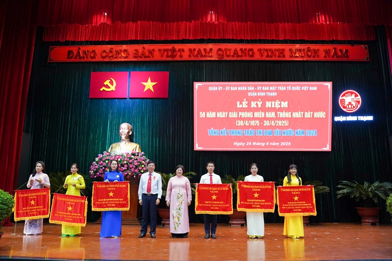 ASL LOGISTICS VINH DỰ NHẬN CỜ THI ĐUA CỦA UBND TP.HCM 
