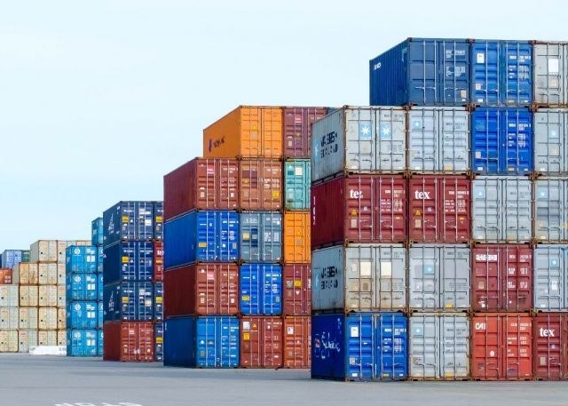 US government to help with user costs for Oakland’s pop-up container yard