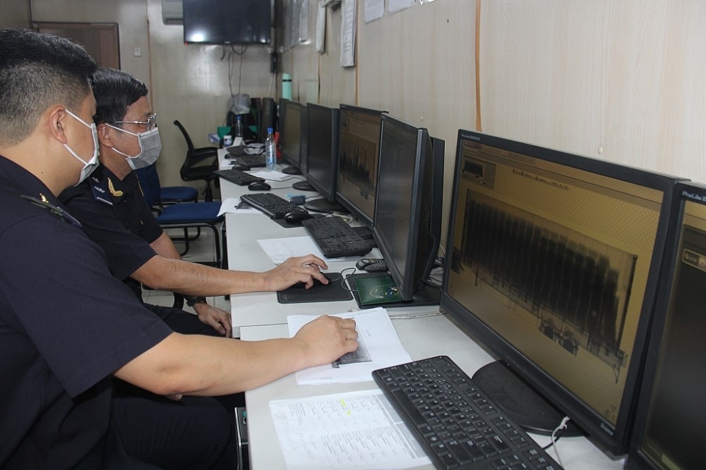 HẢI QUAN TPHCM: CHÚ TRỌNG KIỂM TRA HÀNG HÓA QUA MÁY SOI