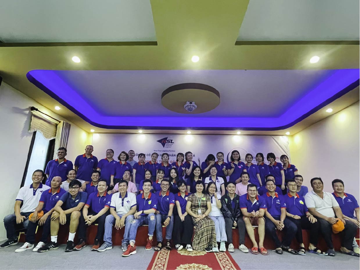 ASL LOGISTICS ORGANIZES TEAMBUILDING COMBINING WITH ORGANIZATIONAL CULTURE TRAINING FOR NEW EMPLOYEES