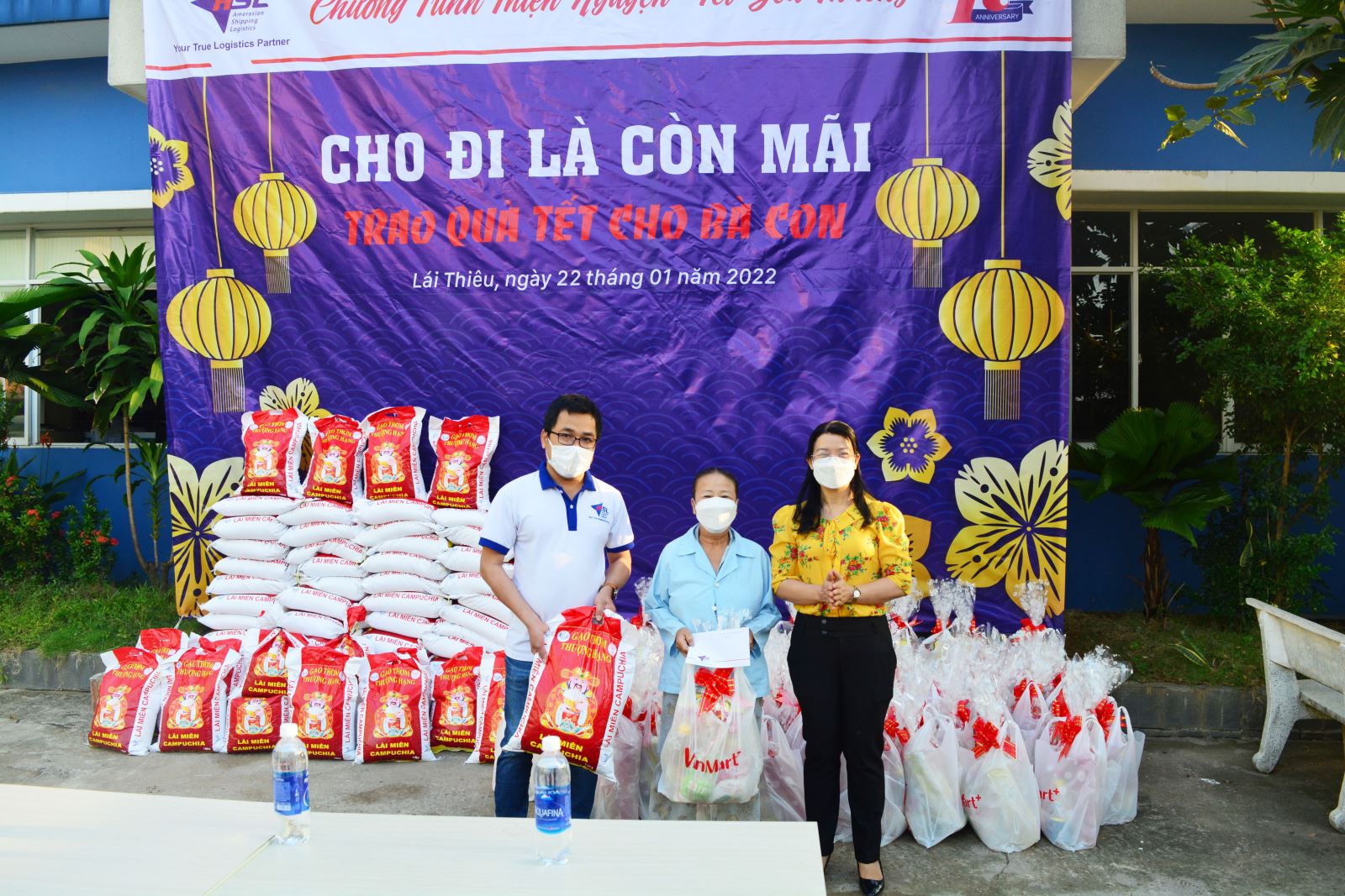 Buổi trao quà Tết cho bà con phường Lái Thiêu xuân 2022